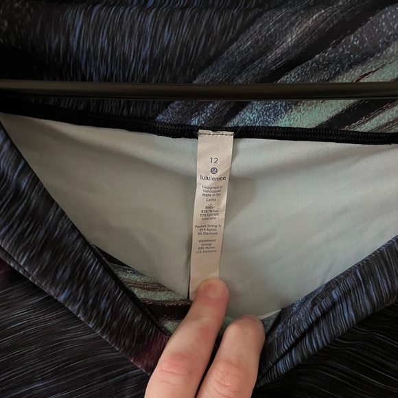 Lululemon Multicolored Full-Length Leggings - Size 12 - Picture 4 of 4